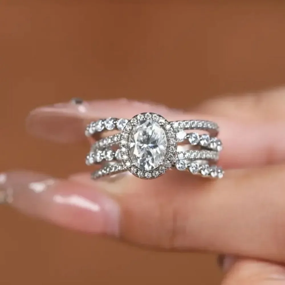Ladies Elegant Halo diamond wedding ring sz 7